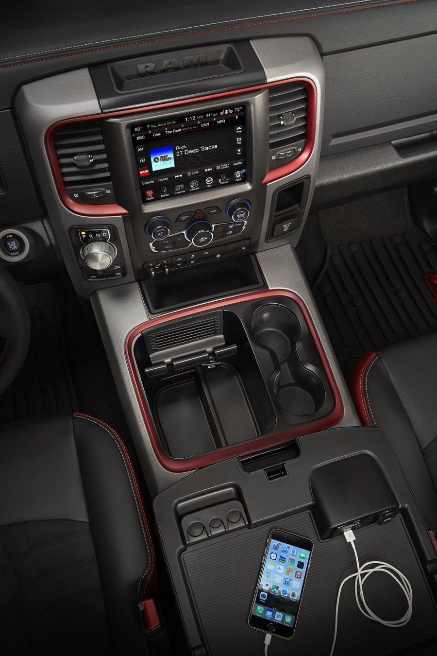  Dodge Ram 1500 Rebel 2015 года  (фото 38 из 54)